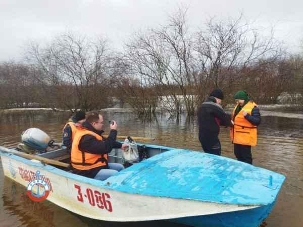 В Гомельской области из-за паводка организовали переправу людей и животных