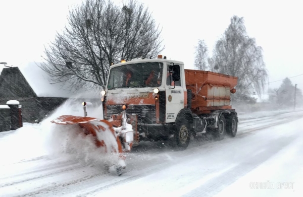 Белорусские ученые создали реагент, который будет меньше разъедать машины и дороги
