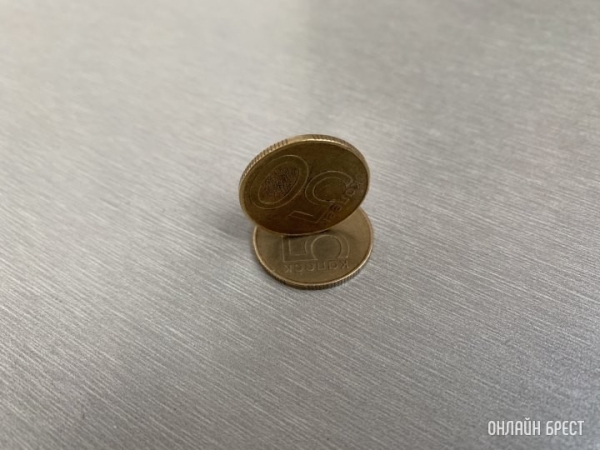 Названы зарплаты, которые чаще всего получают белорусы