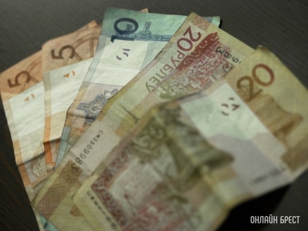 Работникам фирмы в Бресте выплачивали зарплату под видом компенсации за использование имущества