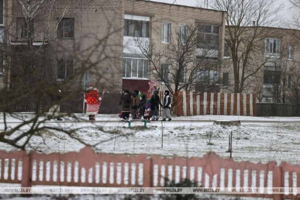 Открывай ворота, Коляда в гости пришла. Как на пинском Полесье живет народный рождественский обряд