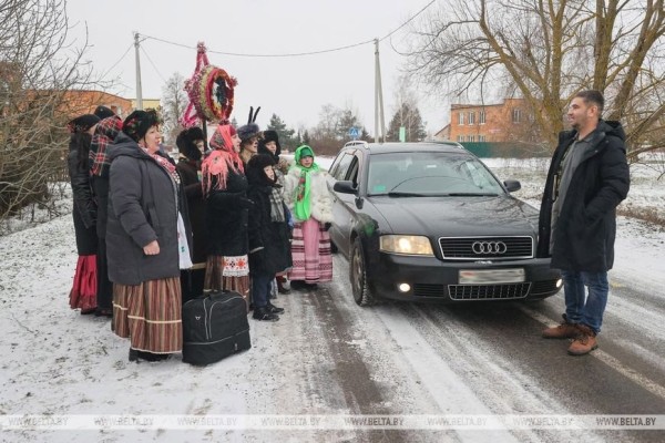 Открывай ворота, Коляда в гости пришла. Как на пинском Полесье живет народный рождественский обряд