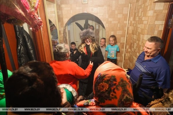 Открывай ворота, Коляда в гости пришла. Как на пинском Полесье живет народный рождественский обряд