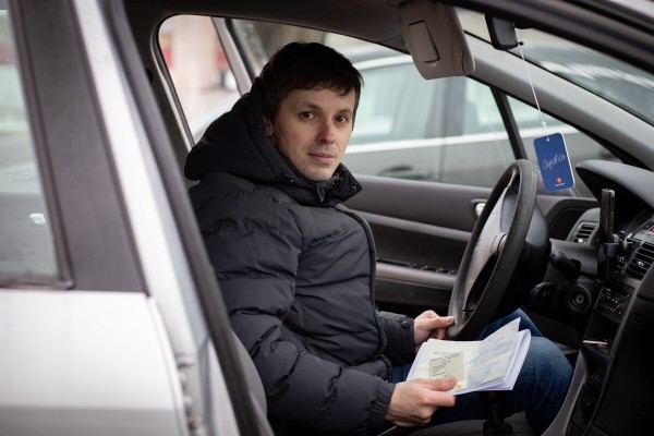 Белорус хотел поставить автомобиль на учет, но в ГАИ его ждал неприятный сюрприз. «Машиной пользоваться не могу, сбыть ее – тоже»