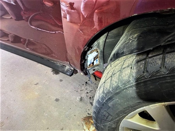 Эта Mazda стала «сейфом» для сигарет. Белорус смог проехать на ней в Литву, а потом попался на мелочи