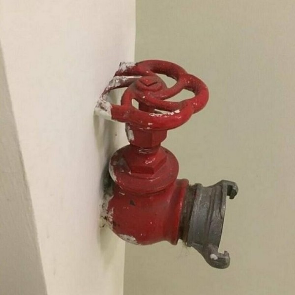 20 примеров того, что строительство не всегда подчиняется человеческой логике