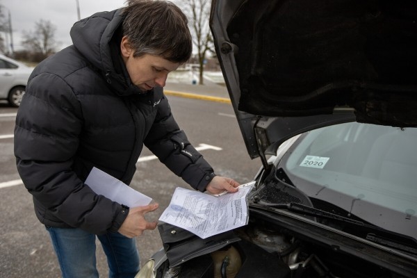 Белорус хотел поставить автомобиль на учет, но в ГАИ его ждал неприятный сюрприз. «Машиной пользоваться не могу, сбыть ее – тоже»