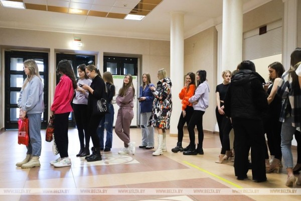 Красиво и волнительно: на областной тур «Мисс Беларусь» в Бресте пришли более 50 девушек