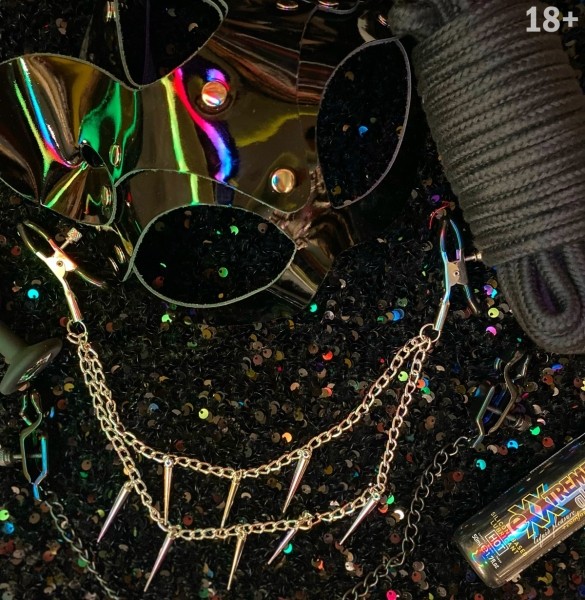 18+ Добро пожаловать во «Взрослый мир»! Место, где оживает страсть, и расширяются границы удовольствия