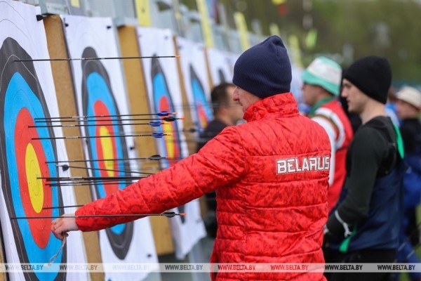 Сильнейшие лучники страны открыли сезон в Бресте