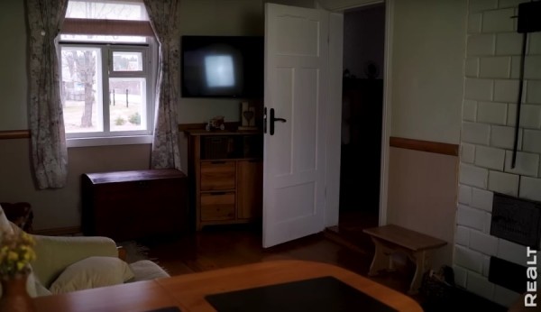 Две веранды и пять печей. Семья отремонтировала родительский дом в Брестской области и превратила его в уютную усадьбу