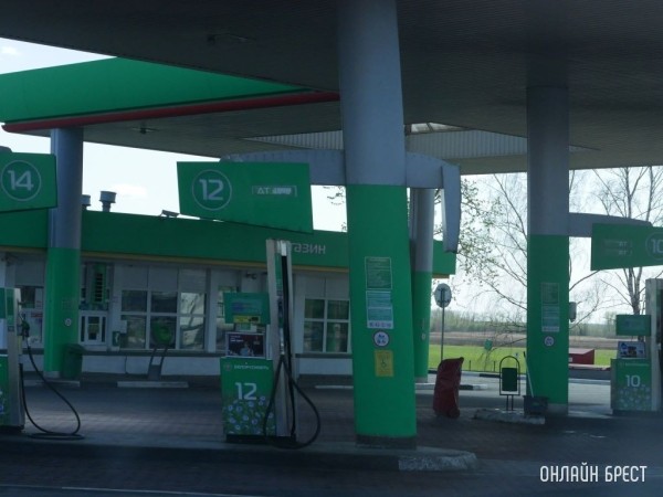 Почему снижаются цены на АЗС, пояснил посол Беларуси в РФ