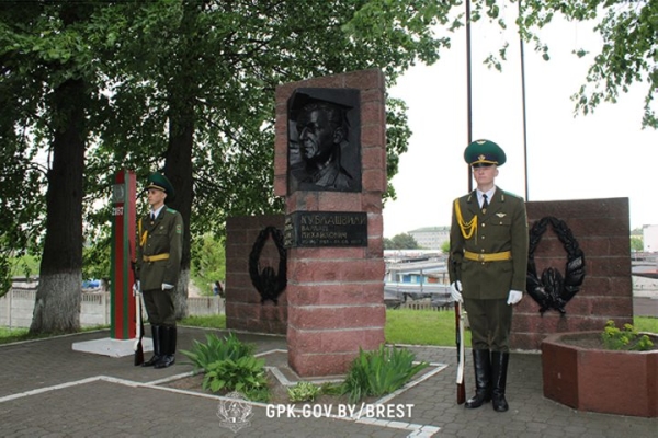 Брестские пограничники почтили память Варлама Кублашвили