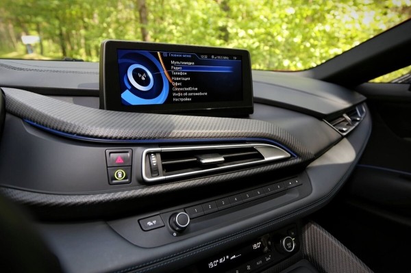 22-летний парень из Жодино купил BMW i8 за $100 тысяч — доволен?