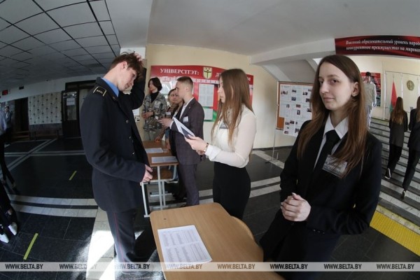 Централизованный экзамен в Бресте. Смотрите фоторепортаж