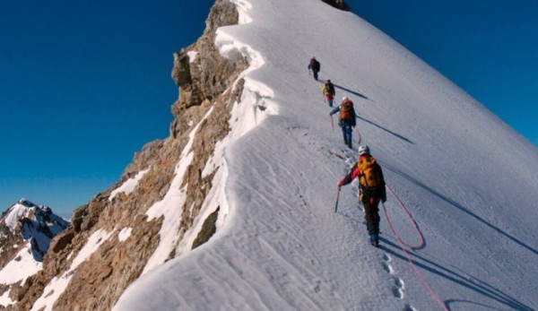 Группу белорусских туристов ищут на Эльбрусе