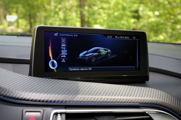 22-летний парень из Жодино купил BMW i8 за $100 тысяч — доволен?