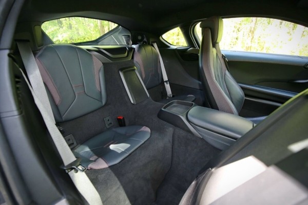 22-летний парень из Жодино купил BMW i8 за $100 тысяч — доволен?