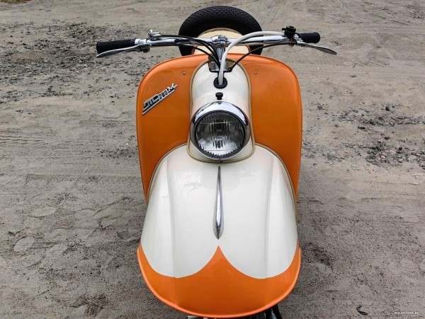 Белорус восстанавливает советские мотороллеры на продажу