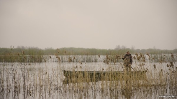 «Считалось, если есть лодка, ты хозяин». Мужчина из Брестской области 30 лет занимается необычным делом