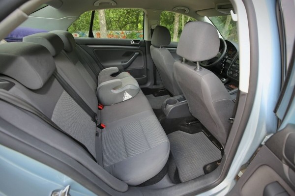 «Брал новым у дилера в 2009 году». Белорус показал VW Jetta 1.9 TDI, который до сих пор обслуживает у «официалов»