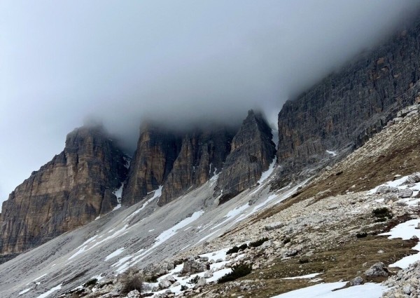 Белорусы потратили 3 000 евро в поездке по Европе на старенькой Mazda 3