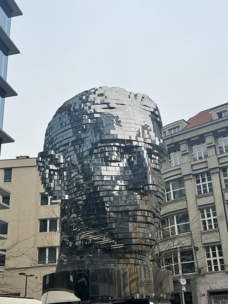 Белорусы потратили 3 000 евро в поездке по Европе на старенькой Mazda 3