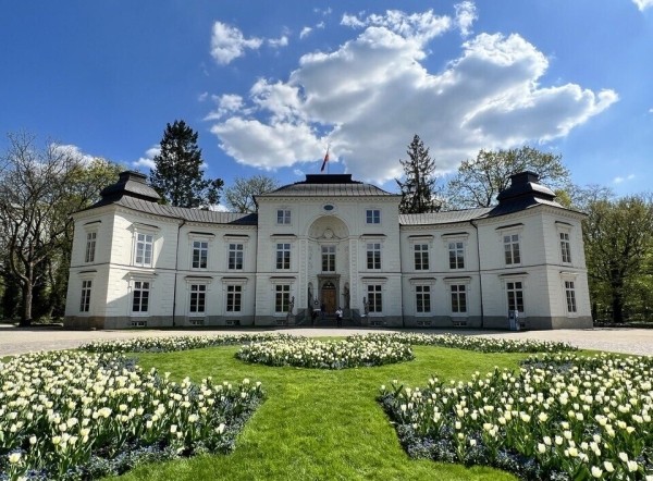 Белорусы потратили 3 000 евро в поездке по Европе на старенькой Mazda 3