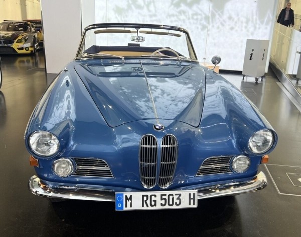 Белорусы потратили 3 000 евро в поездке по Европе на старенькой Mazda 3