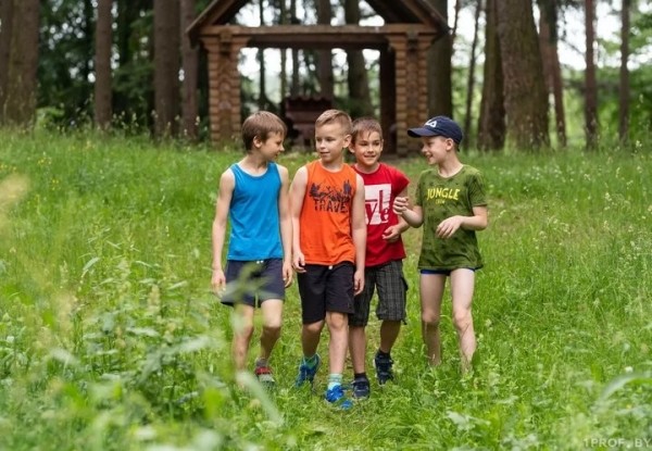 Возле Бреста практически нет детских лагерей. Как может помочь профсоюз?