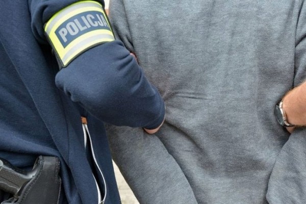 В Варшаве задержали белоруса с газовым пистолетом