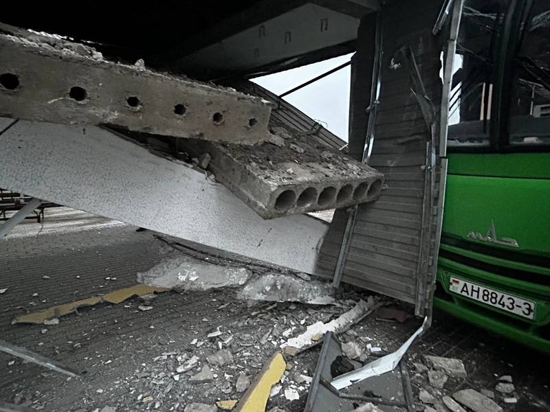 
												Автобус МАЗ разрушил перрон автостанции в Житковичах
											