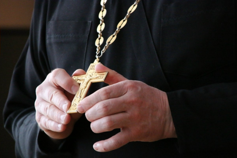 
												Беларуска отдала все свое золото за отпущение грехов
											