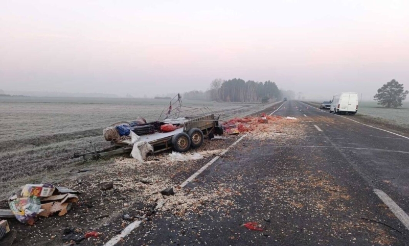 
												Смертельное ДТП в Пинском районе: оторвавшийся прицеп столкнулся с автомобилем
											