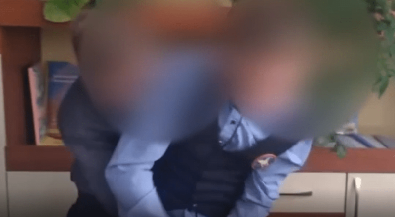 
												Подростки в Барановичах публиковали шокирующие фото и видео издевательств над сверстниками — подробности и видео
											