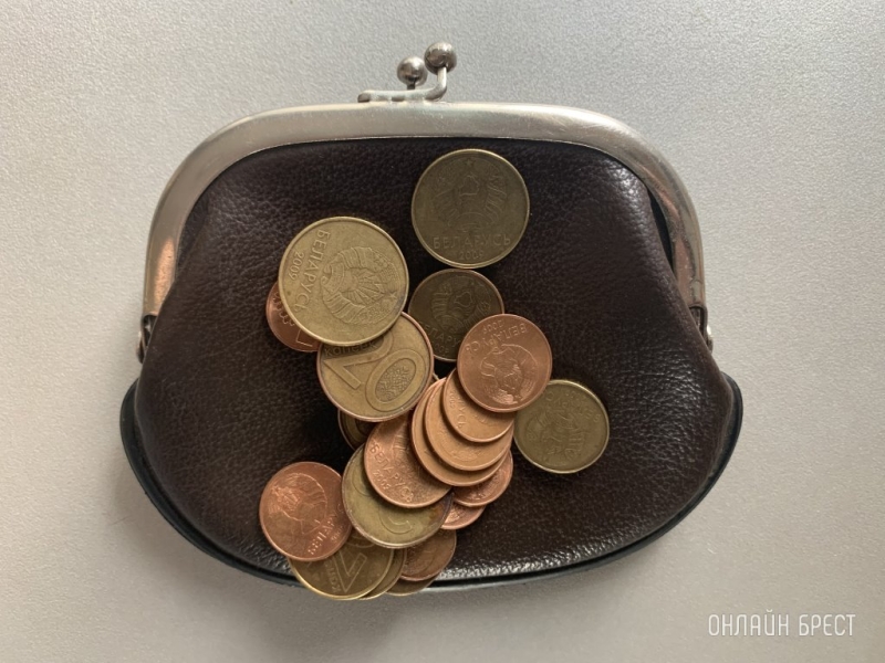 В Беларуси установили тариф на доставку пенсии почтальоном. Сколько придется платить?