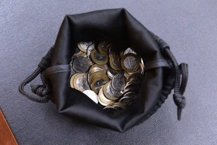 Клиентам крупного банка Беларуси придется платить за ошибки в переводе денег — подробности