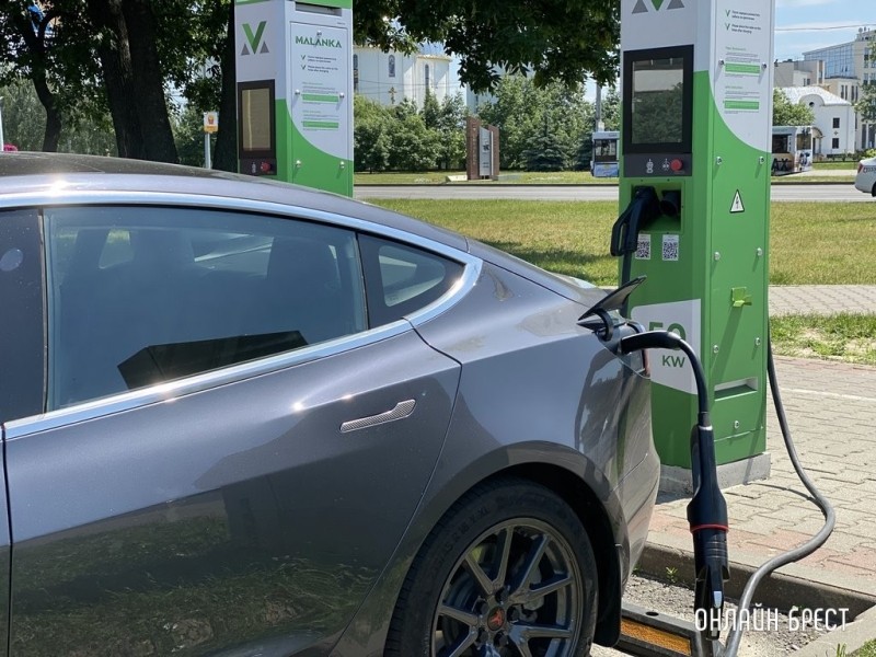 Зарядка в сети «Маланка» станет дороже — вот новые тарифы