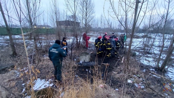 В Гомеле из колодца спасли мужчину. Смотрите видео и фото