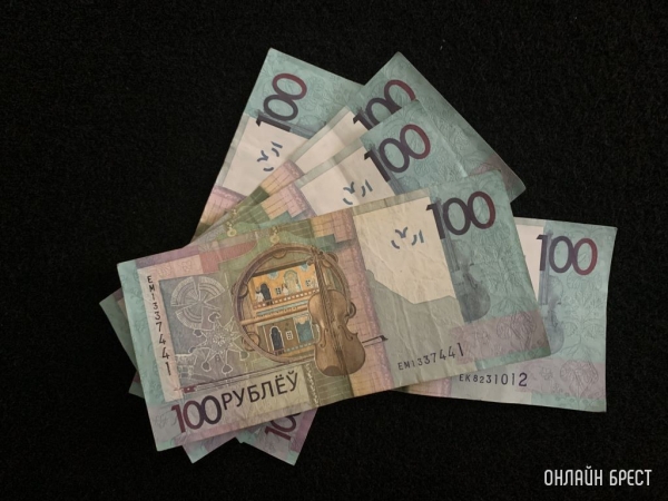 Начальница незаконно завышала зарплату сотрудникам