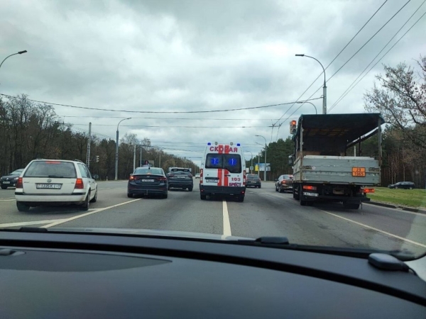 В Бресте ГАИ провела тренировочный прогон машины скорой помощи