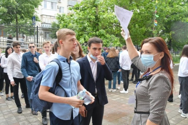 По аттестату и без ЦТ. Как колледжи будут набирать абитуриентов в 2023 году