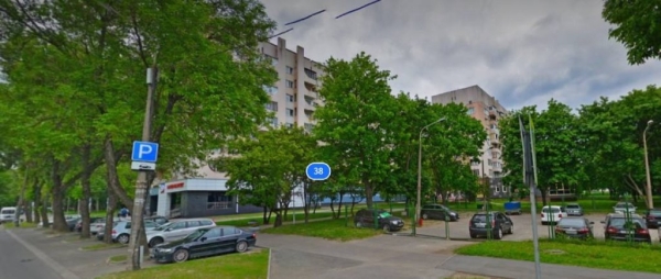 Дело об упавшей на машину с крыши дома бетонной балке. Владелица выиграла суд спустя год