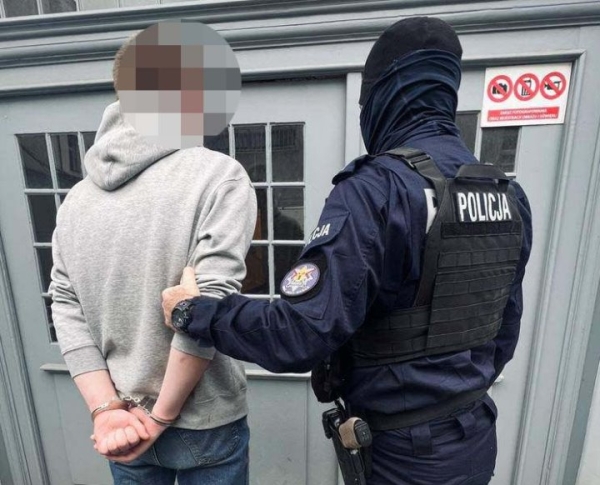 Белорус разгромил каплицу в аэропорту Гданьска