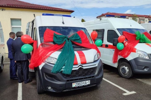 Кобринская станция скорой помощи получила три новых автомобиля