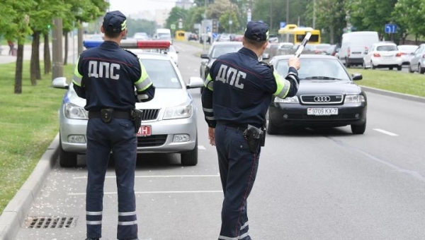 Белорус закончил автошколу, но до сдачи экзаменов в ГАИ не дошел. За бесправную поездку ему грозит уголовная ответственность