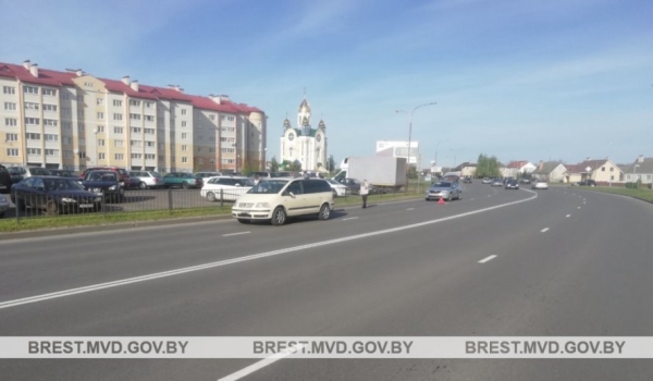 В Кобрине 10-летний ребенок попал под машину