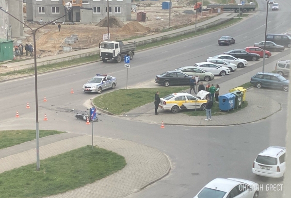 В Бресте произошло серьезное ДТП с участием такси и мотоцикла. Кто виноват?