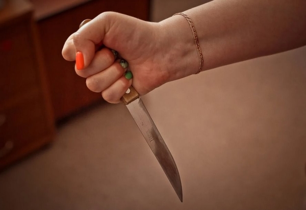 Во время ссоры женщина из агрогородка Мухавец ударила пьяного сожителя ножом