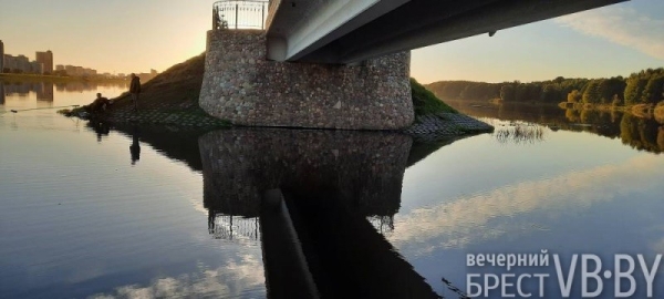 Рыбацкий вечер на Гребном канале в Бресте
